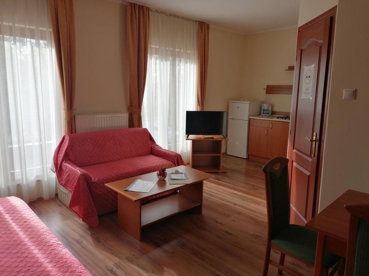 Medgyaszay Panzio Bed and Breakfast Nagykanizsa Buitenkant foto