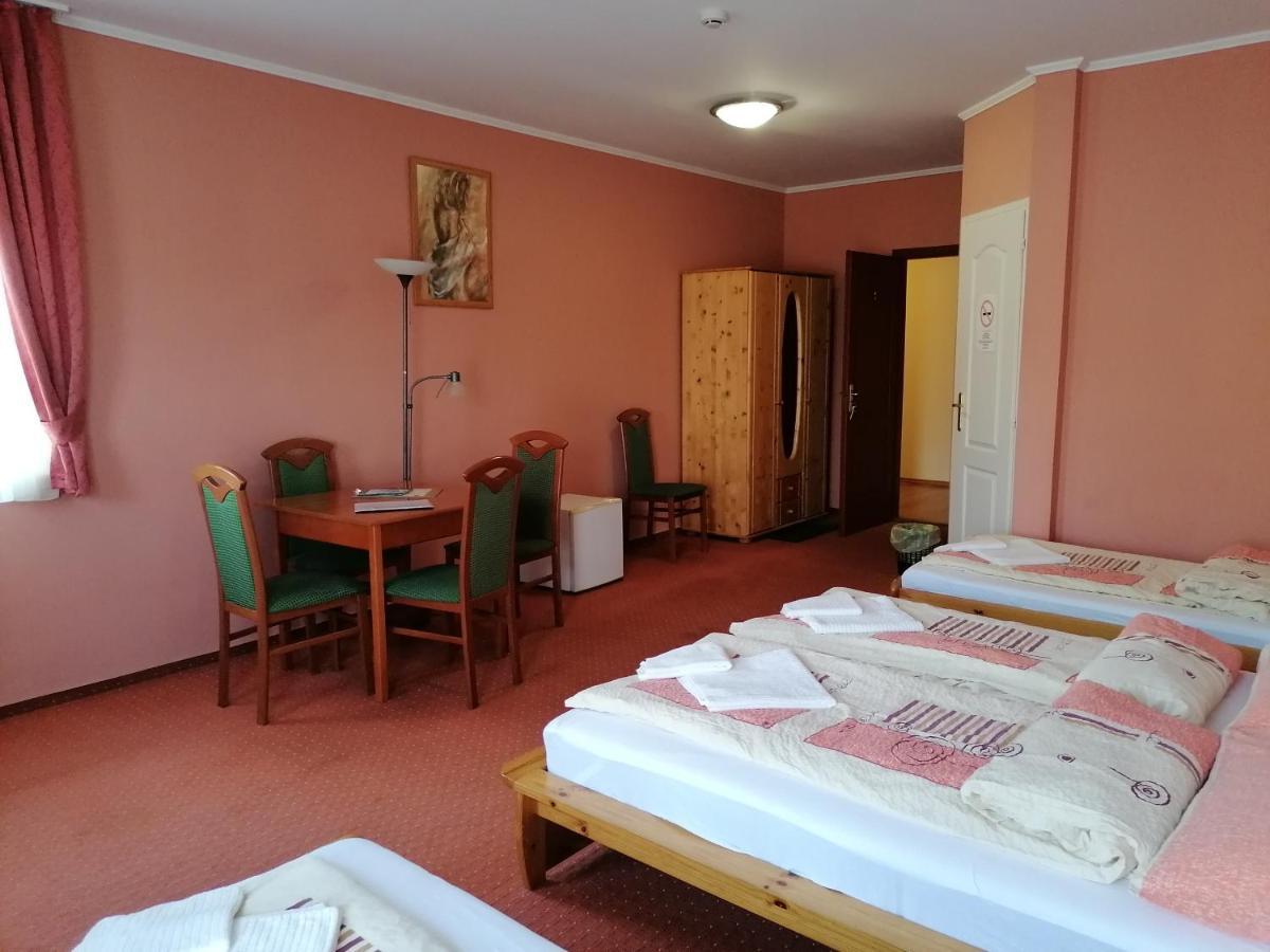Medgyaszay Panzio Bed and Breakfast Nagykanizsa Buitenkant foto