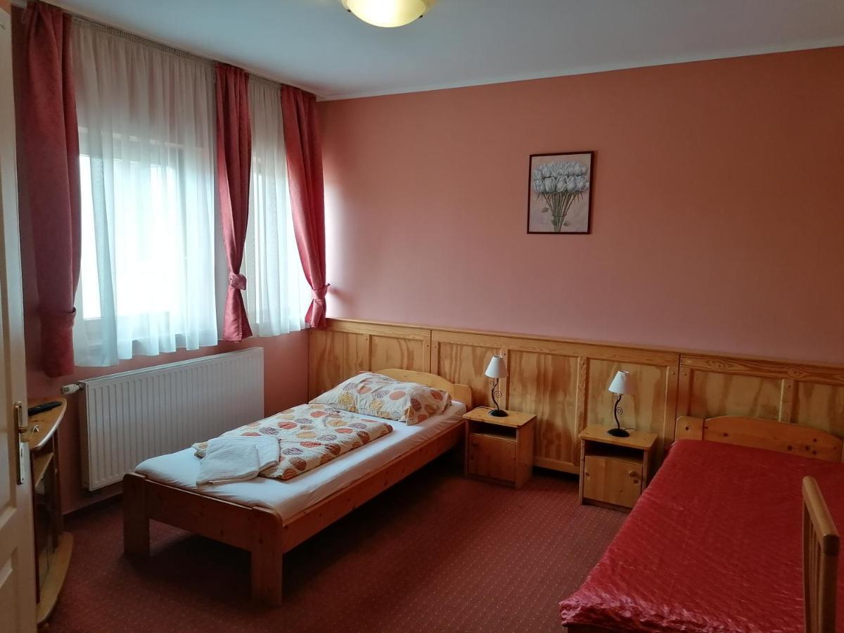 Medgyaszay Panzio Bed and Breakfast Nagykanizsa Buitenkant foto